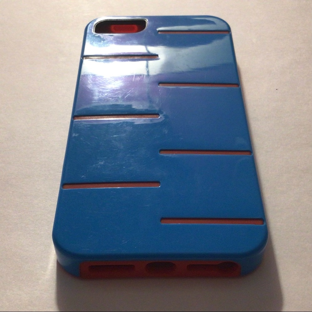 *10* iPhone 5s covers - various colors, designs and brands - Picture 11 of 16